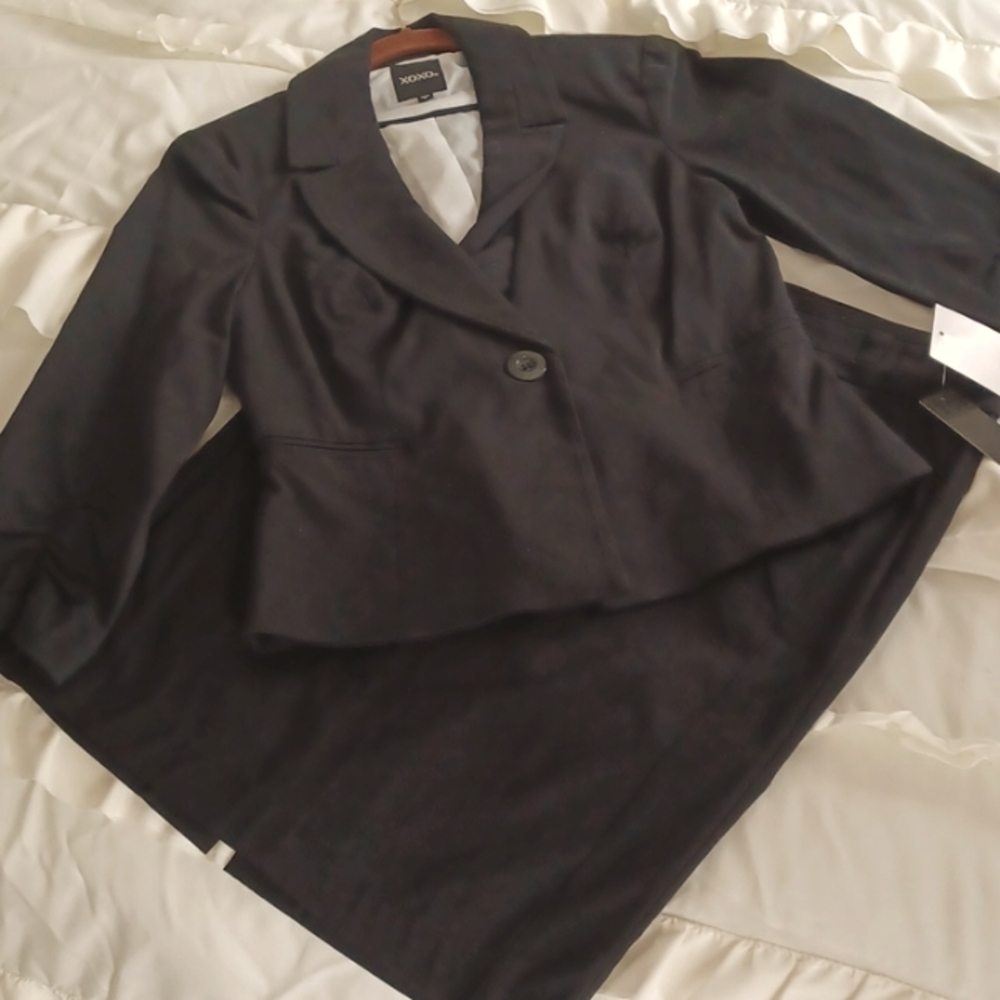 Black jacket/skirt, sz medium made by: XOXO